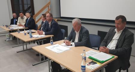 Volitve 22 Razprava kandidatov za poslance na Mirni (1)